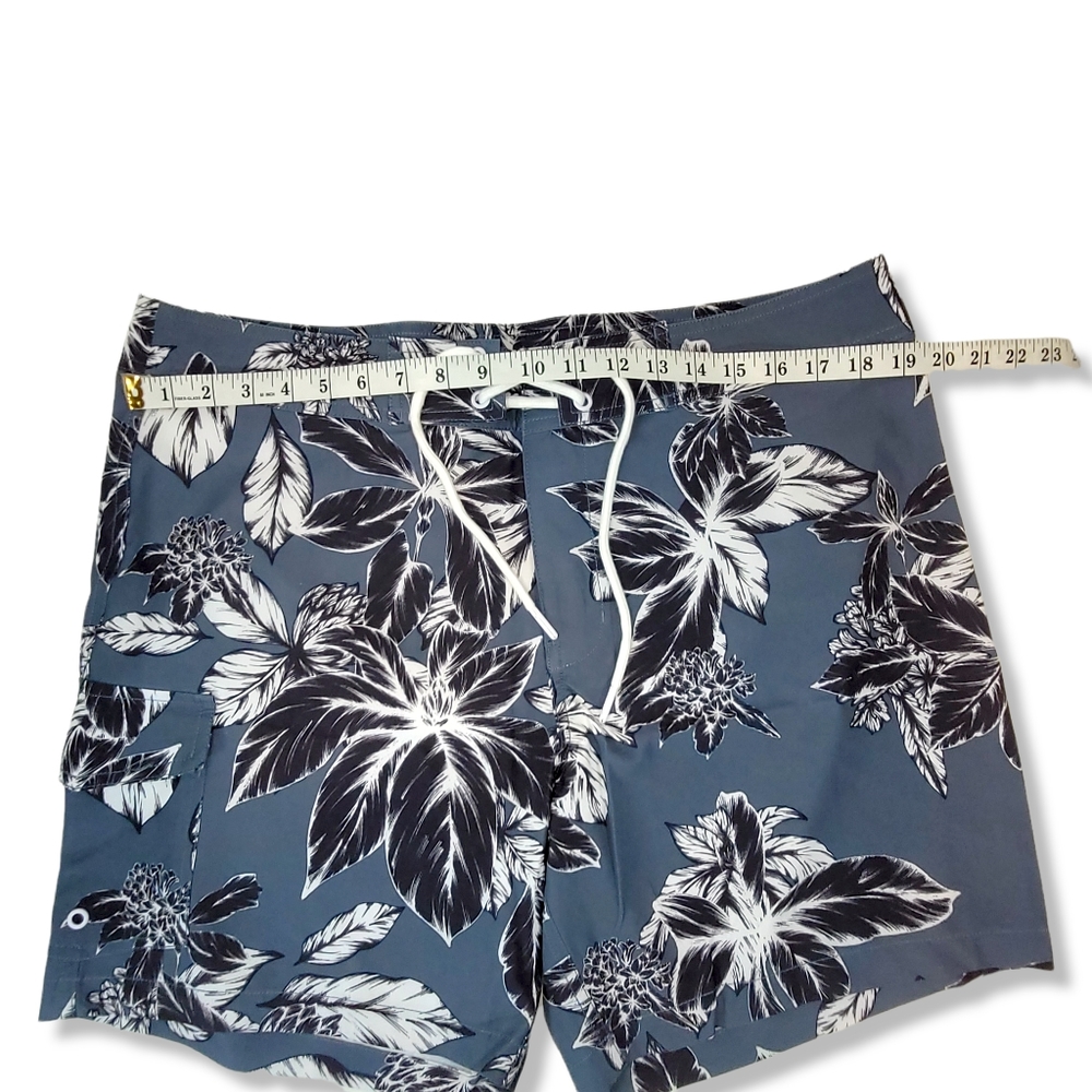 Good Threads Shorts - Picture 2 of 7